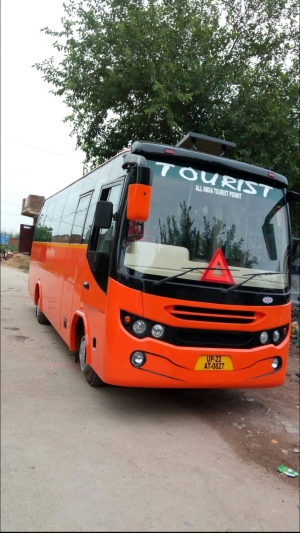 Service Provider of 21 Seater Luxury Mini Bus Rental Delhi Delhi 