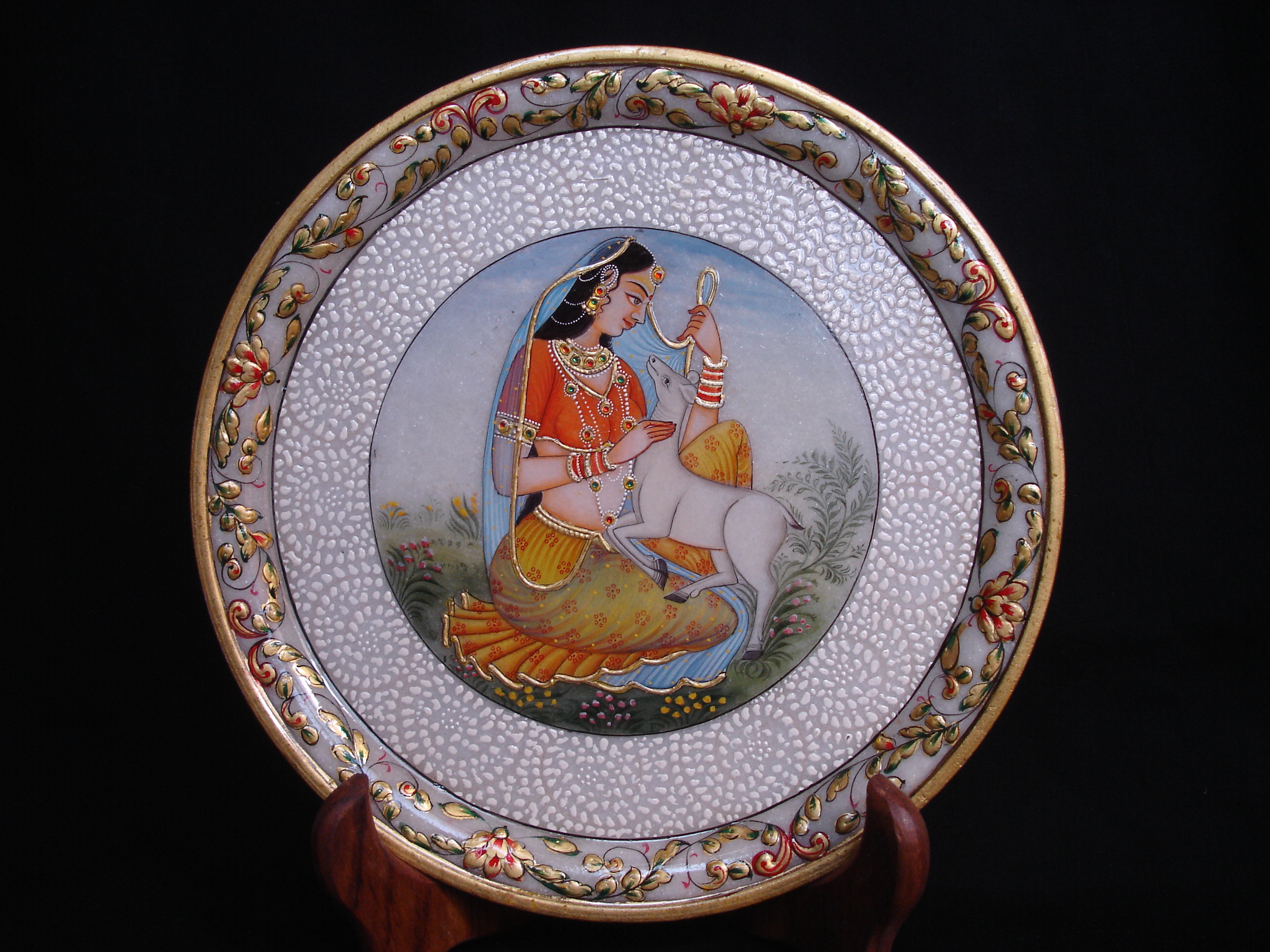 Manufacturers Exporters and Wholesale Suppliers of Marble Plate Lady  With Gold Work Jaipur Rajasthan